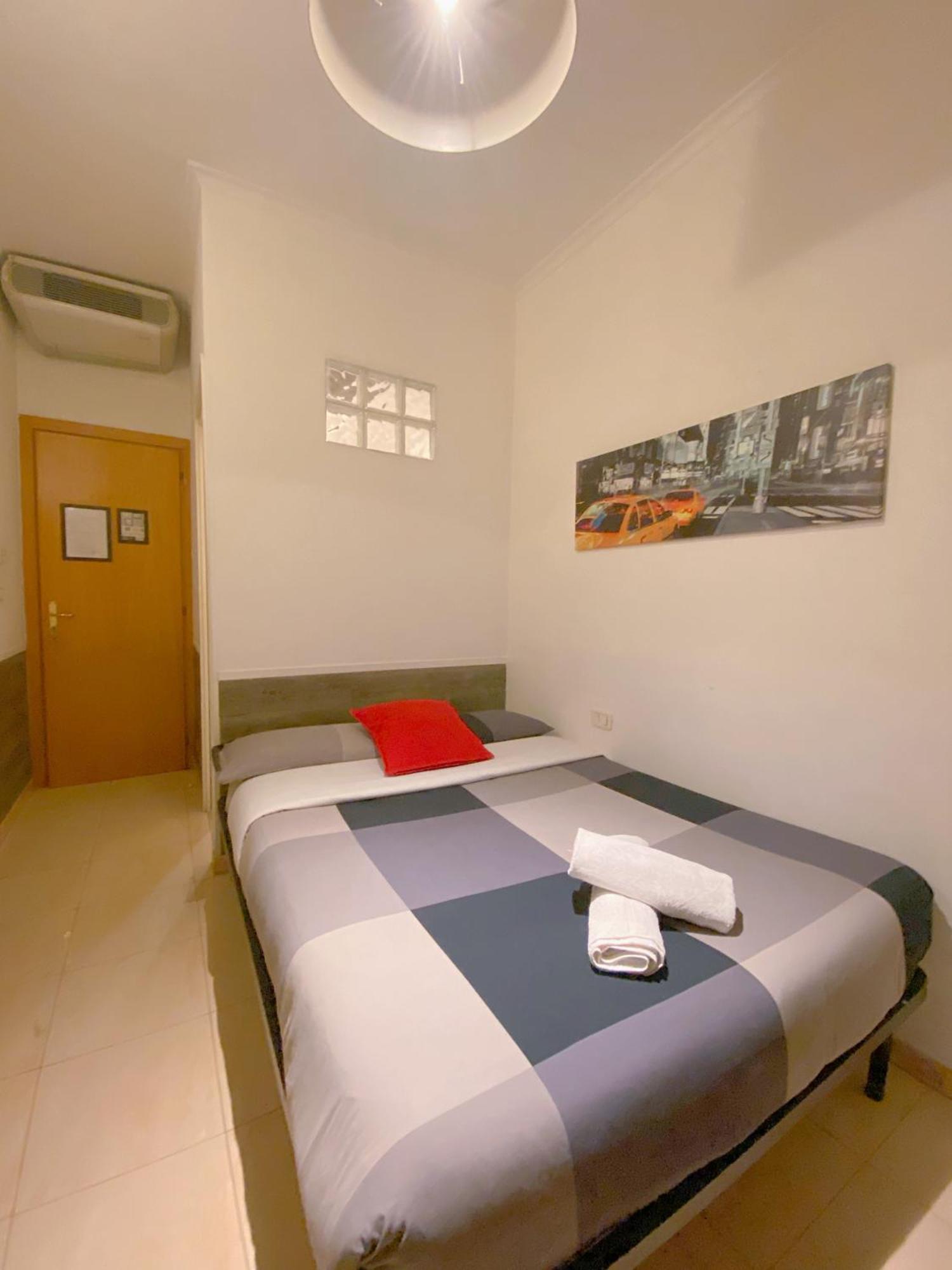 רומא Overseas Guesthouse מראה חיצוני תמונה